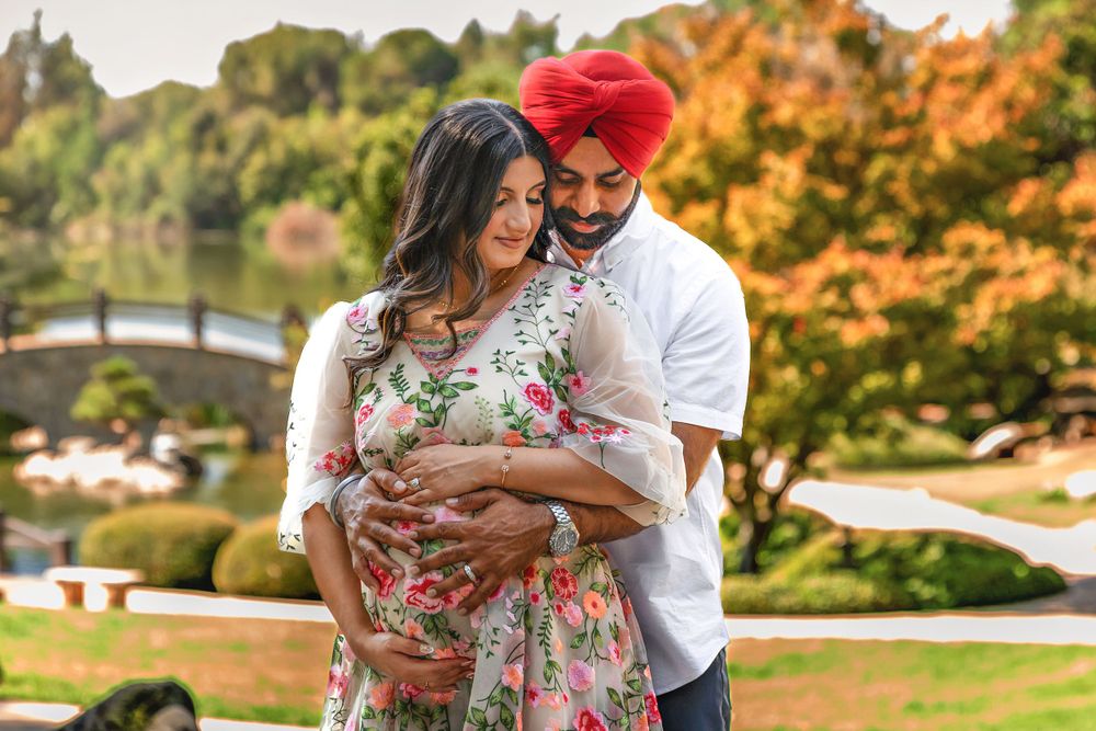 Fresno,ca maternity photographer capturing mommy & daddy to be