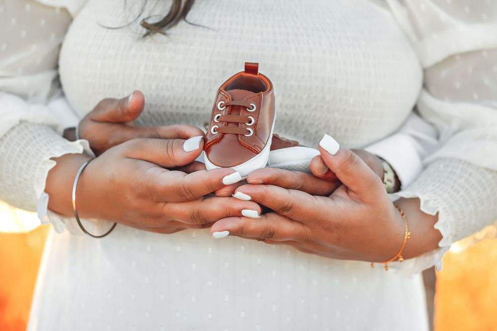 Fresno,ca maternity photographer capturing detail shots