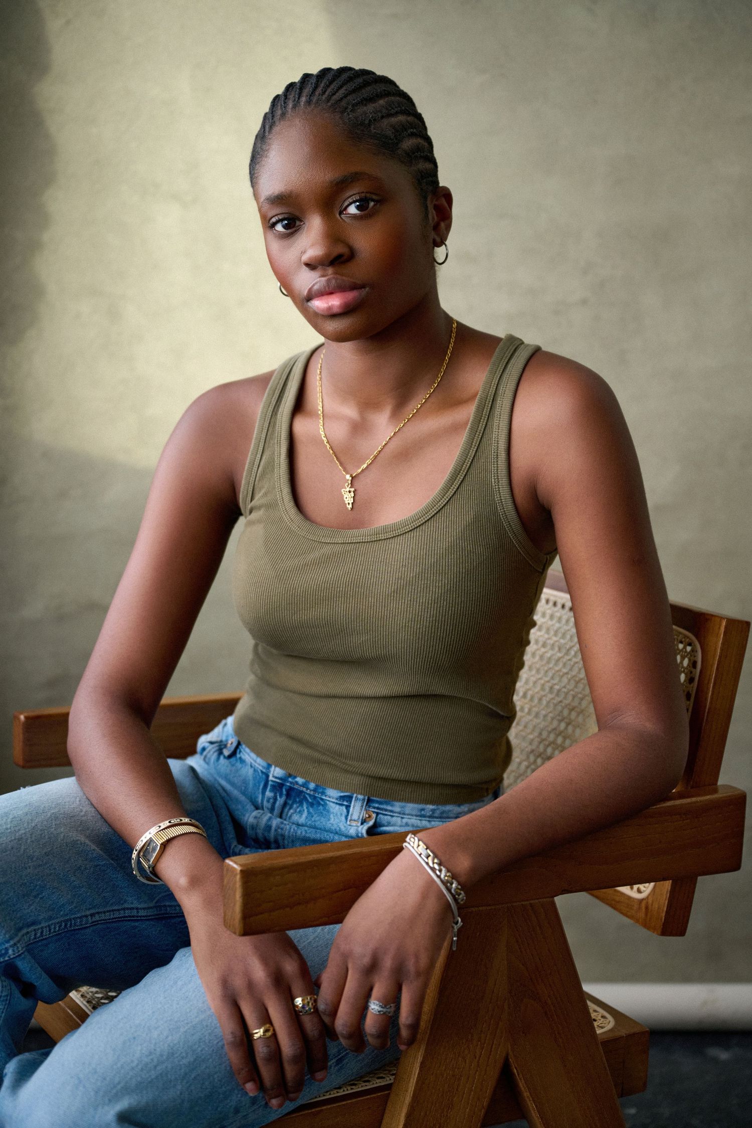 Natural, authentic actors headshot of actor Fara Akinkugbe