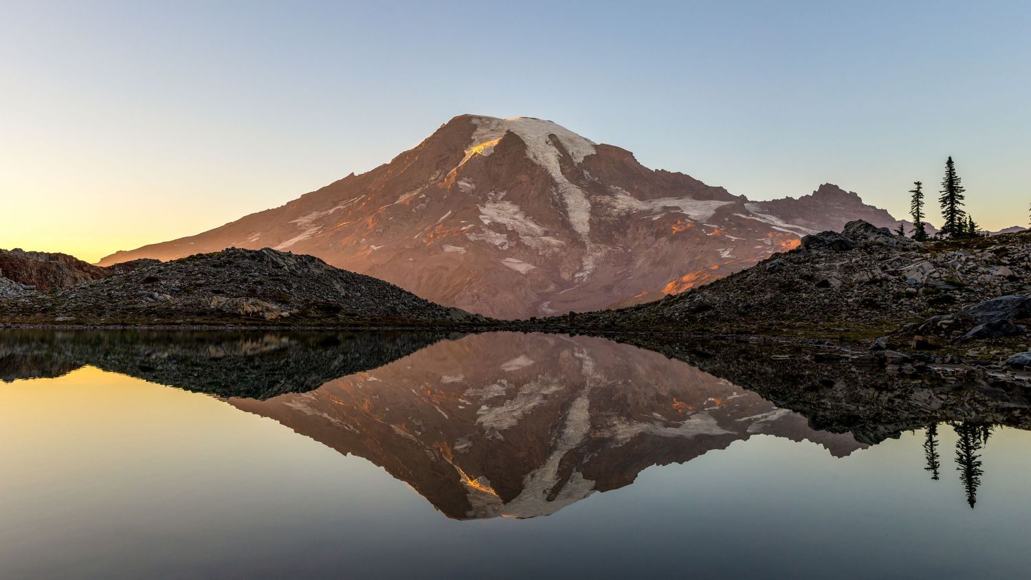 Sunset reflection of Mt Rainier in Washington