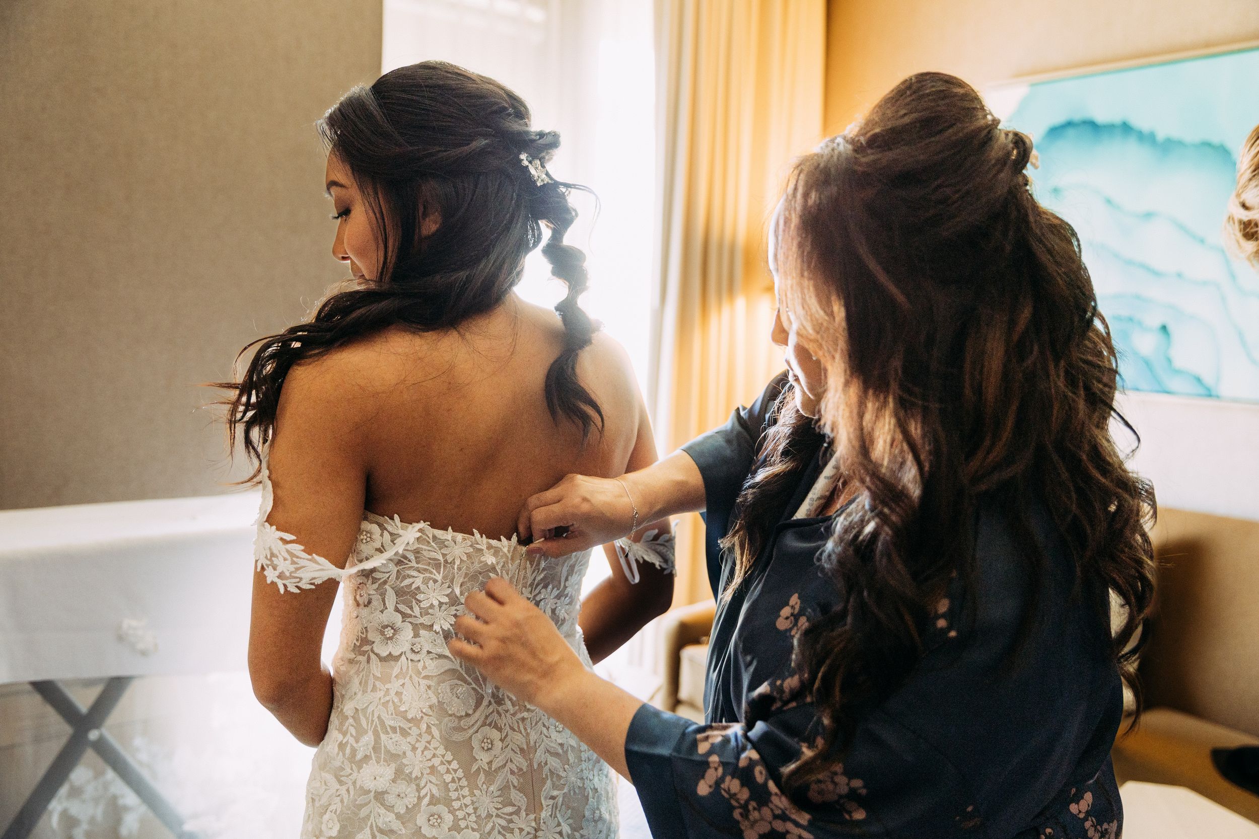 Getting ready for wedding Hotel Zoe San Francisco