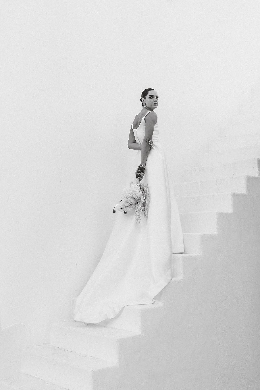 Editorial-inspired wedding celebration with modern and minimalist details