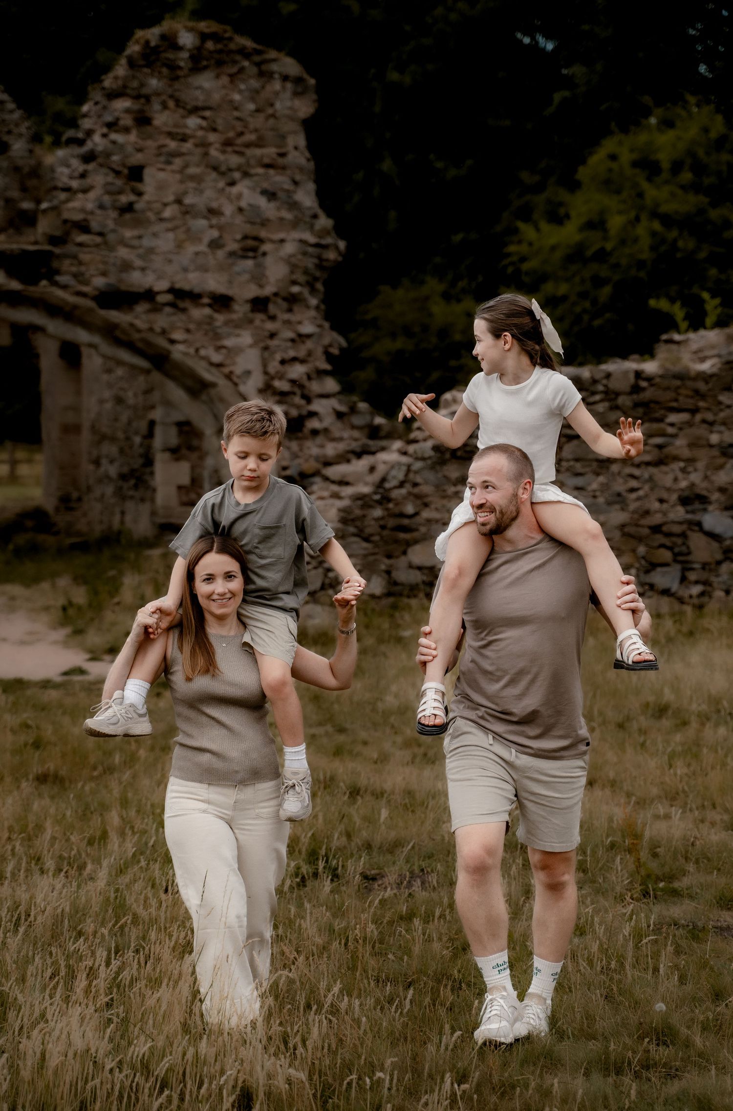 Documenting the unposed beauty of parenthood in Leicestershire, where genuine moments become lasting memories.