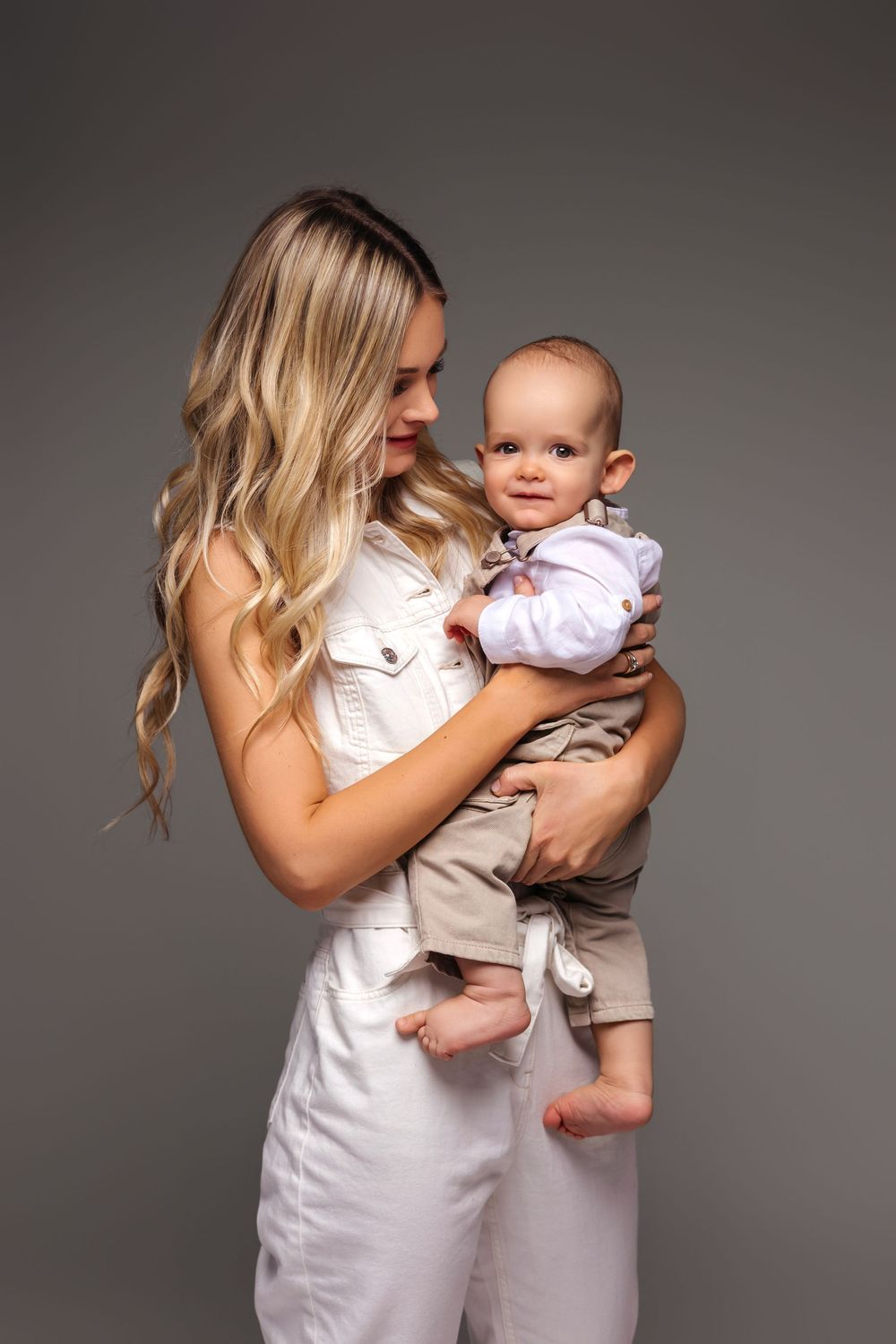 anya baba fotózás eger
családi fotós eger
mommy and me eger
stúdiós családi fotós eger
családi fotózás eger