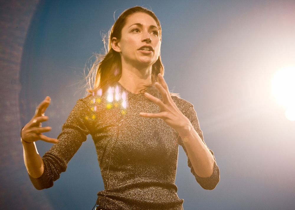 Tara Stiles yoga instructor speaking photo Jeffrey Tholl photography