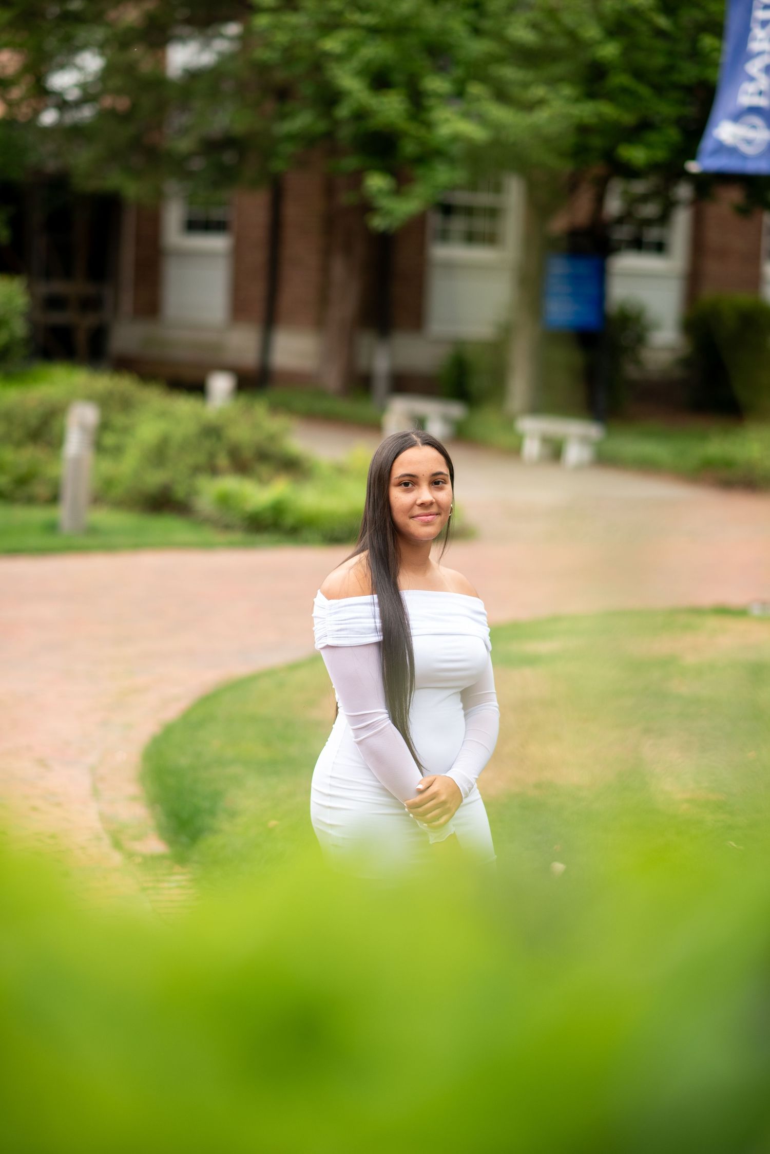 Senior session, outdoor, city, bright and airy, graduation