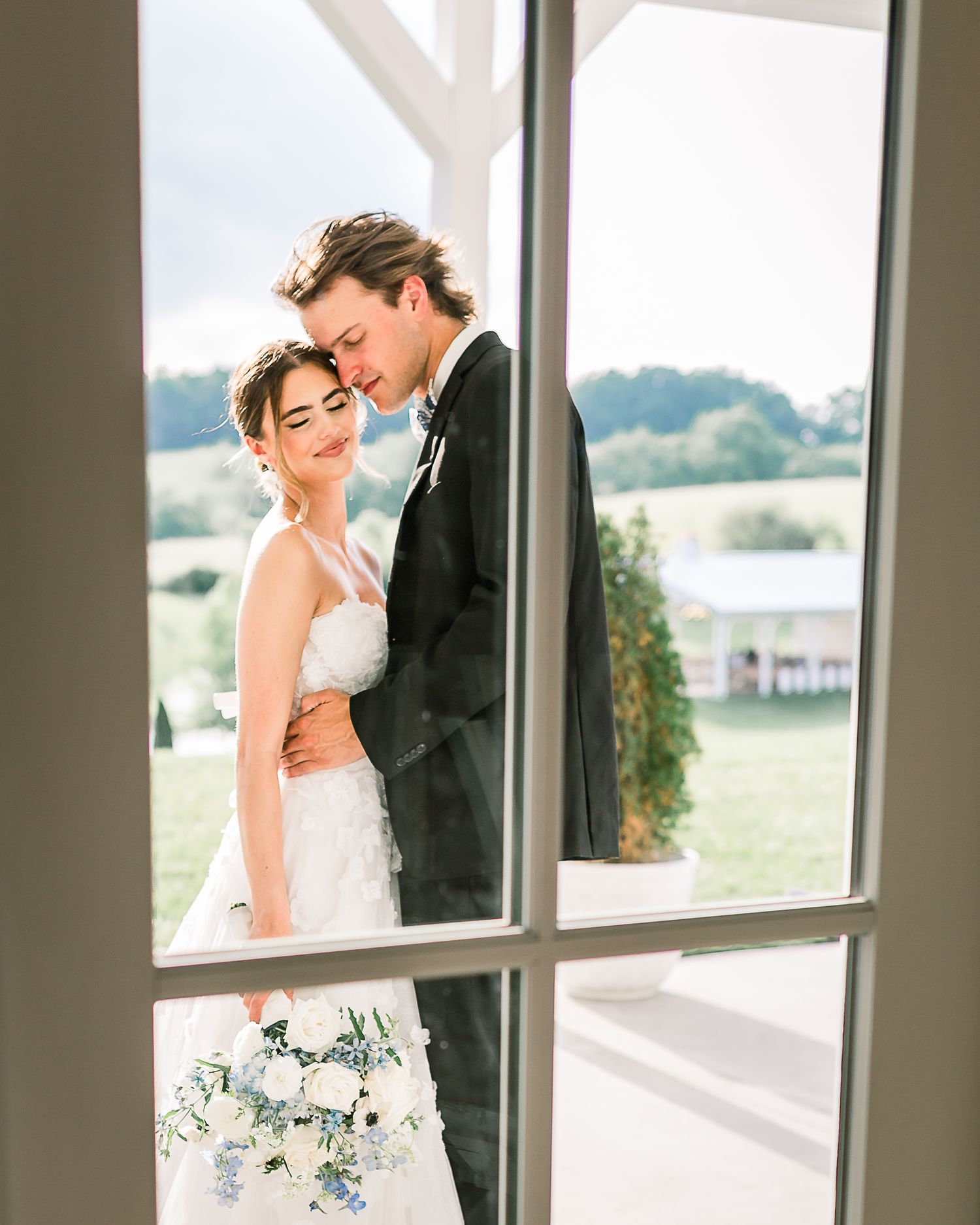 Wedding photography that is uniquely creative to capture your love.  Nashville, TN.