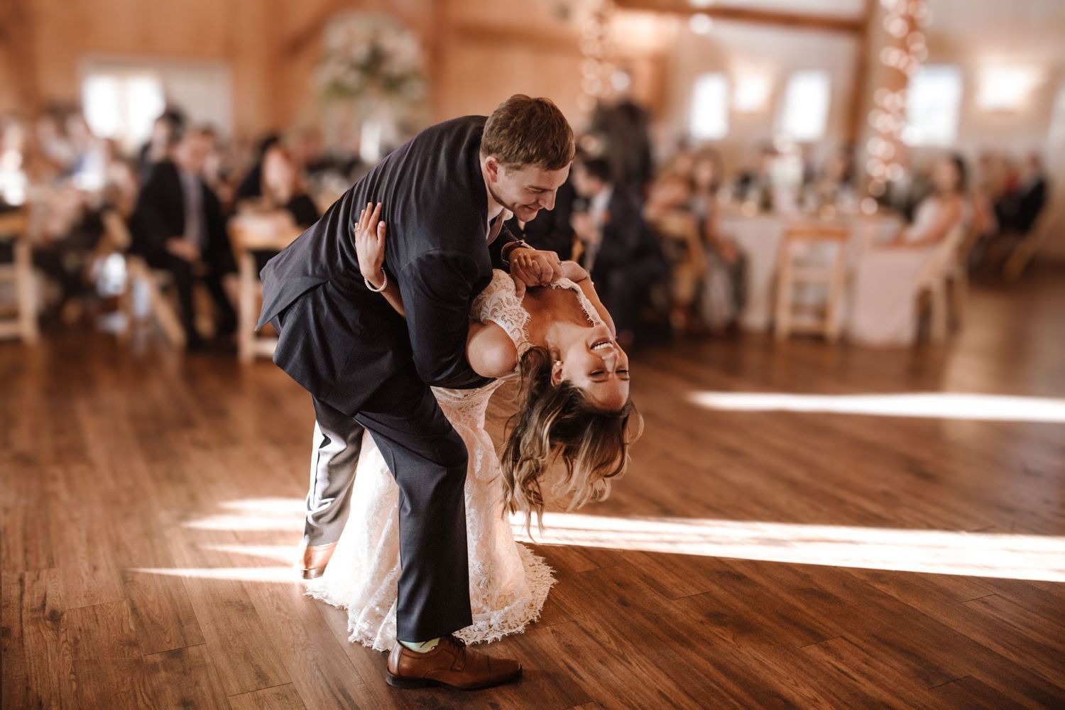 Alexa + Peyton | © Carly Arnwine Photography | Shadow Creek | Purcellville, Virginia | Erin Sellers | Dragonfly Events | Fluffy Thoughts