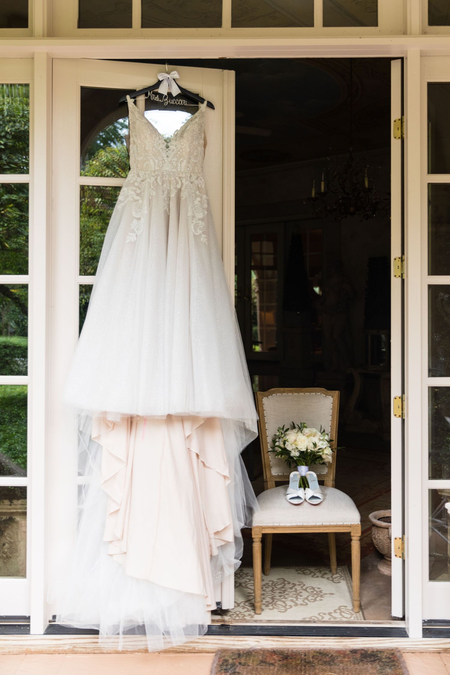 Ashley + Jarred | Zuccari Wedding | © Carly Arnwine Photography | PriscillaMBeauty | RSVP Catering | The Vow Boutique | Flowers at 38