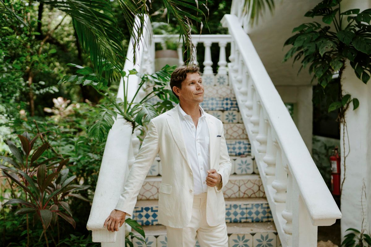 Groom waiting for the bride before the first look in Costa Rica