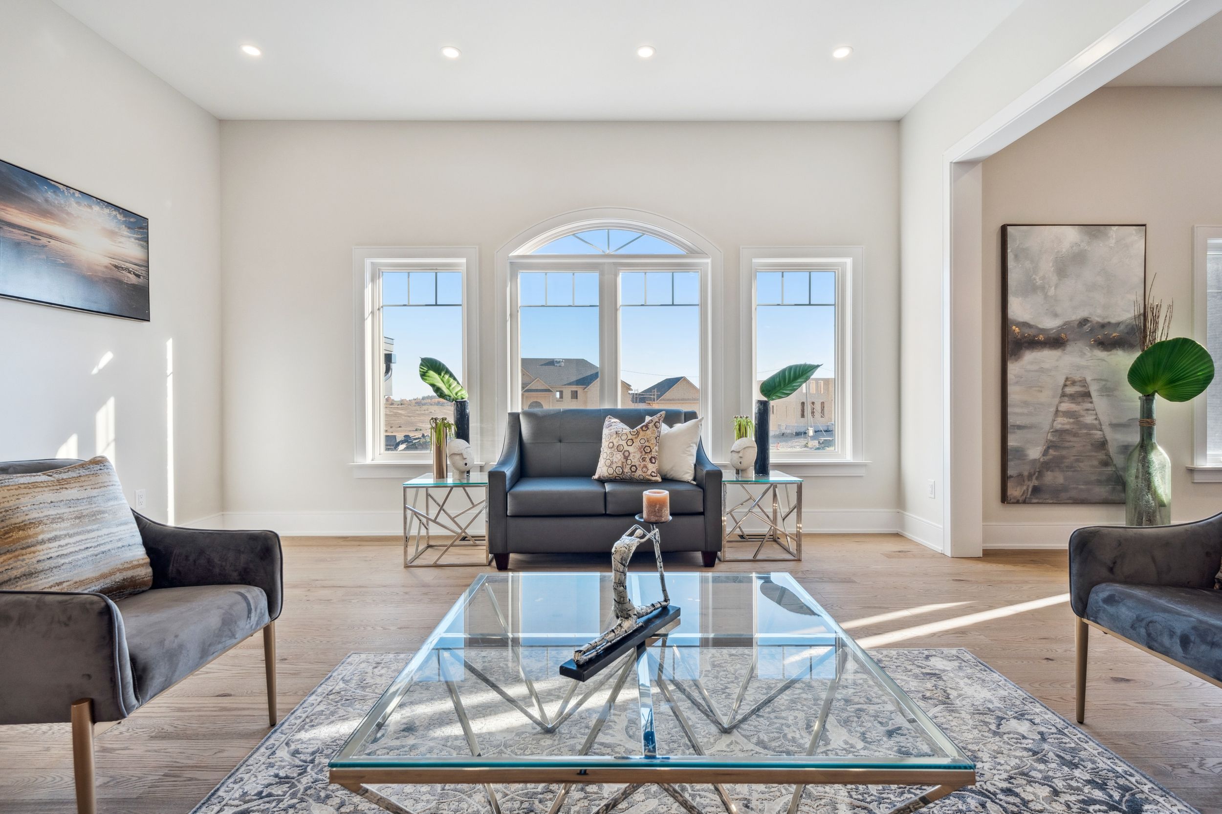 Discover top-tier Professional Photography, Videography, and iGuide 3D Tour services in Barrie, Ontario. Barrie Real Estate Photographer.
