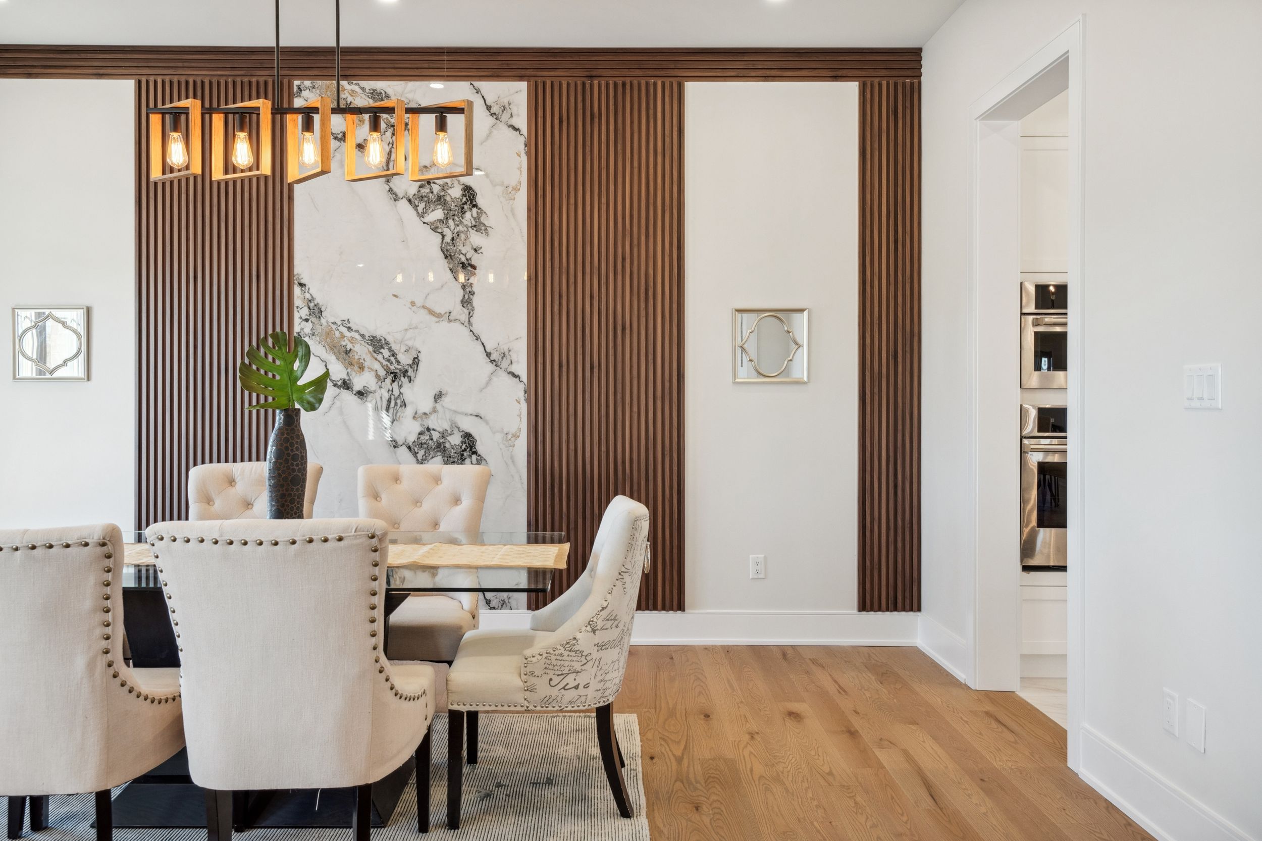 Discover top-tier Professional Photography, Videography, and iGuide 3D Tour services in Barrie, Ontario. Barrie Real Estate Photographer.
