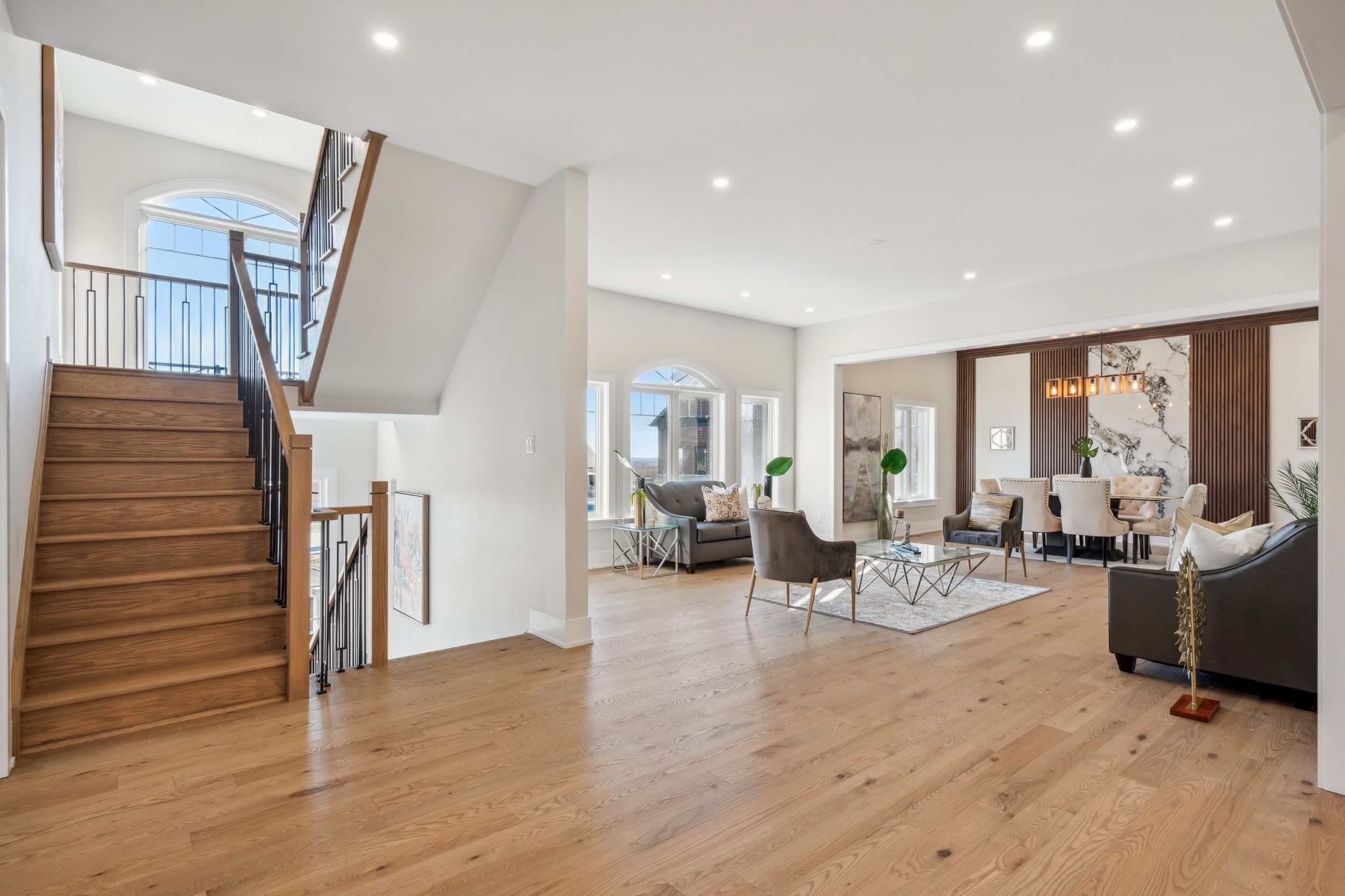 Discover top-tier Professional Photography, Videography, and iGuide 3D Tour services in Barrie, Ontario. Barrie Real Estate Photographer.