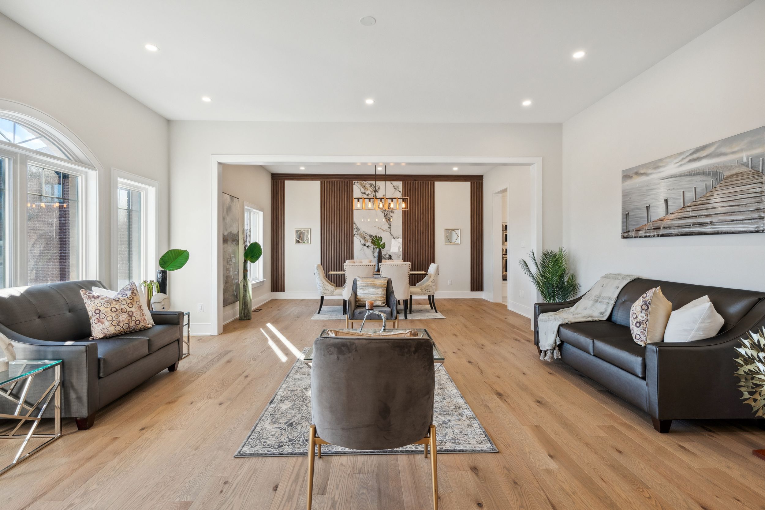 Discover top-tier Professional Photography, Videography, and iGuide 3D Tour services in Barrie, Ontario. Barrie Real Estate Photographer.