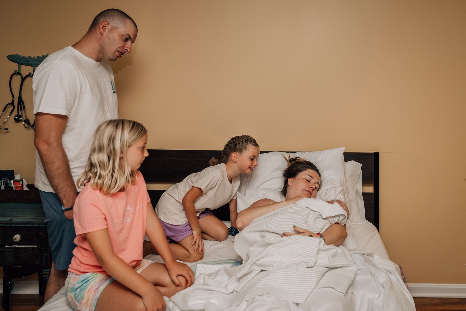 doula and birth photographer near me in northern Virginia