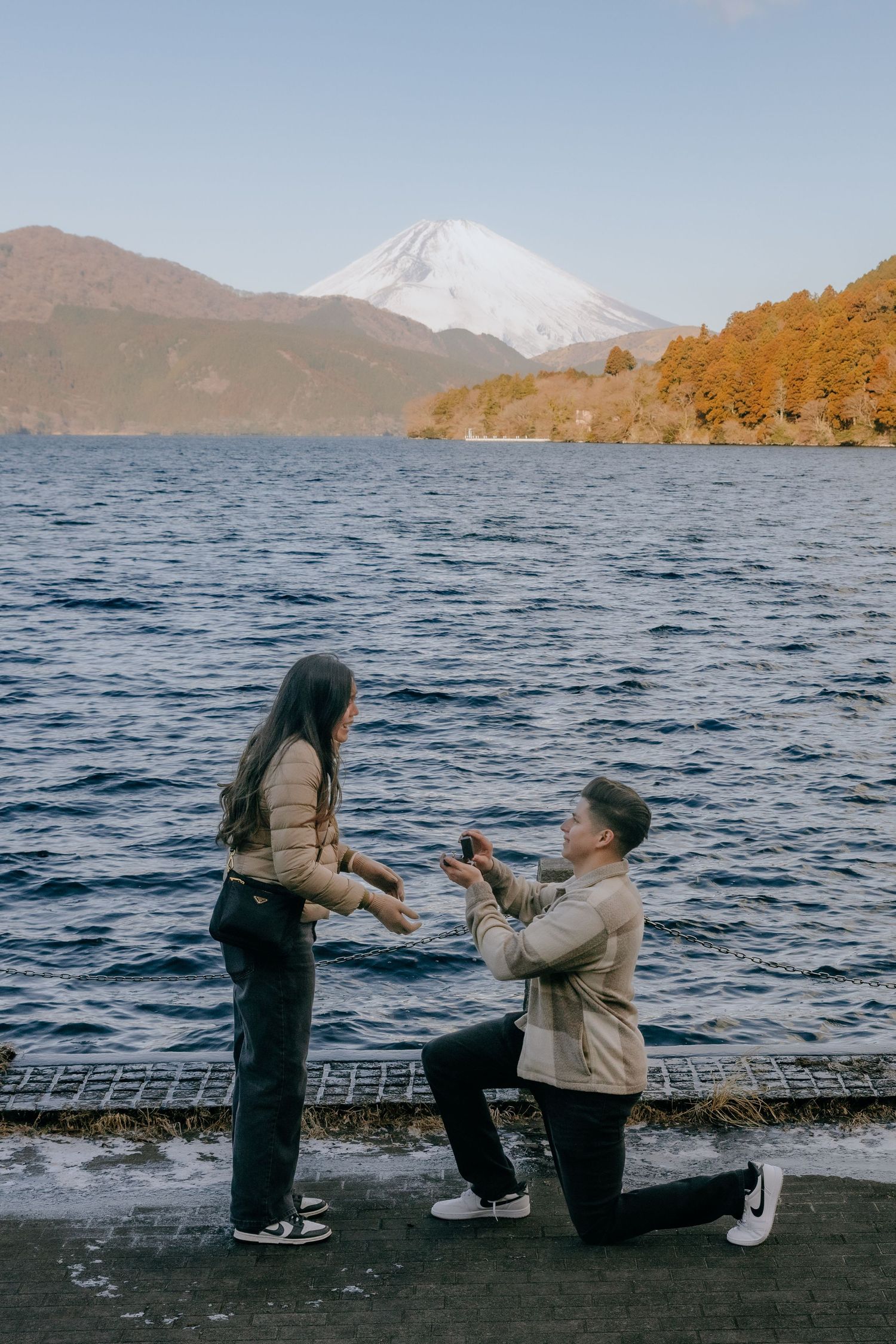 Proposal photo at Lake Ashi Hakone with Mount Fuji in the background