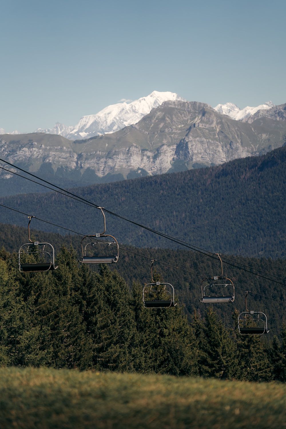 Vue sur le mont-blanc depuis le sommet du télésiège de l'Orionde à la Féclaz