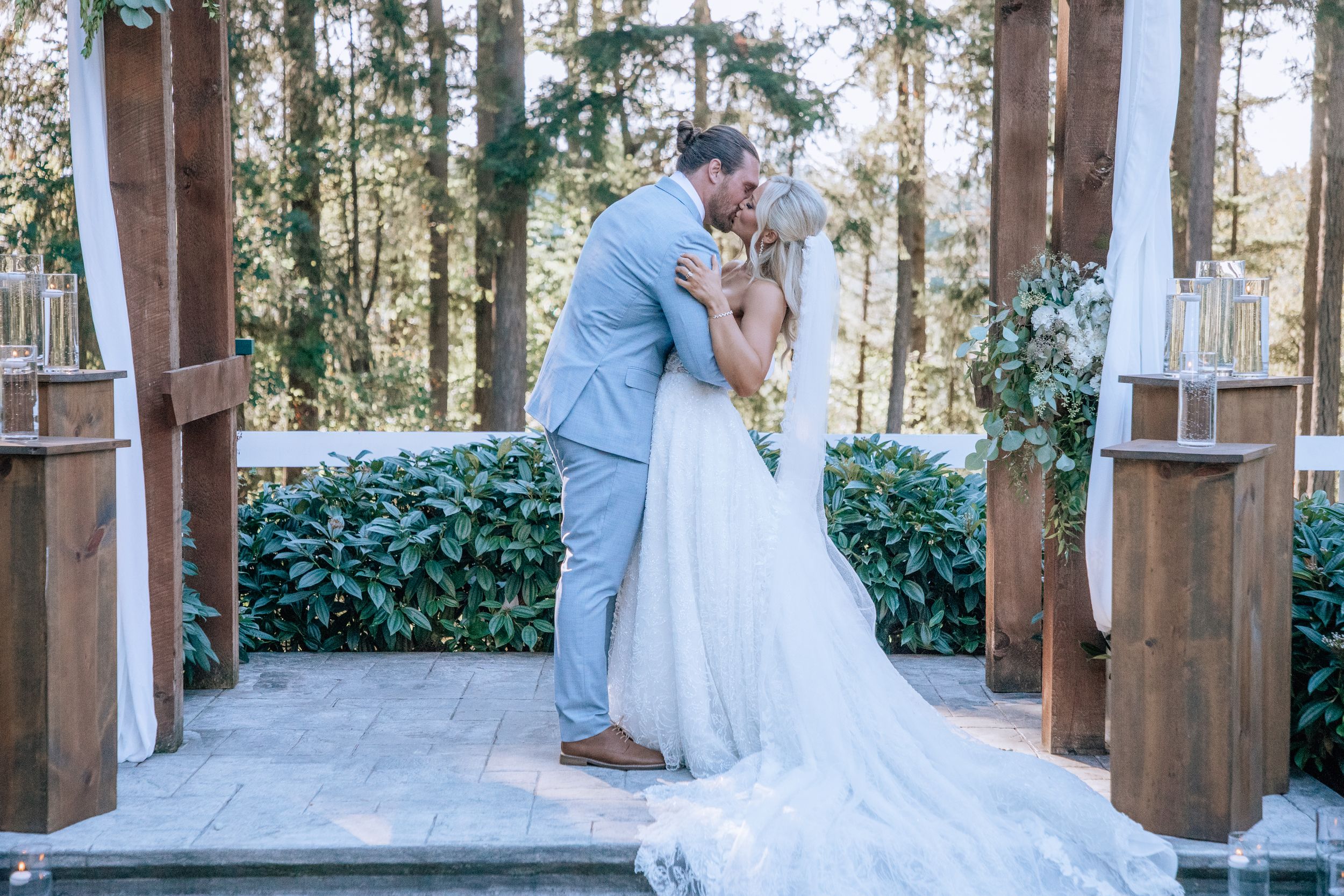 Port Orchard and Gig Harbor Wedding Photographer