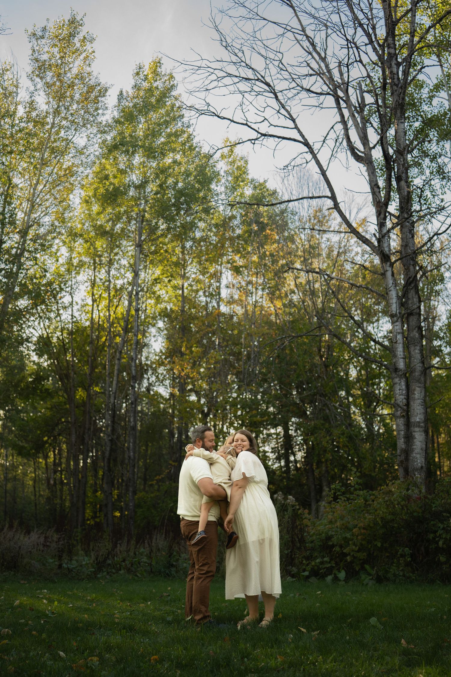Photographie, séance photographique extérieur à domicile. Approche documentaire à Sherbrooke, en Estrie Maternité enceinte grossesse enfant