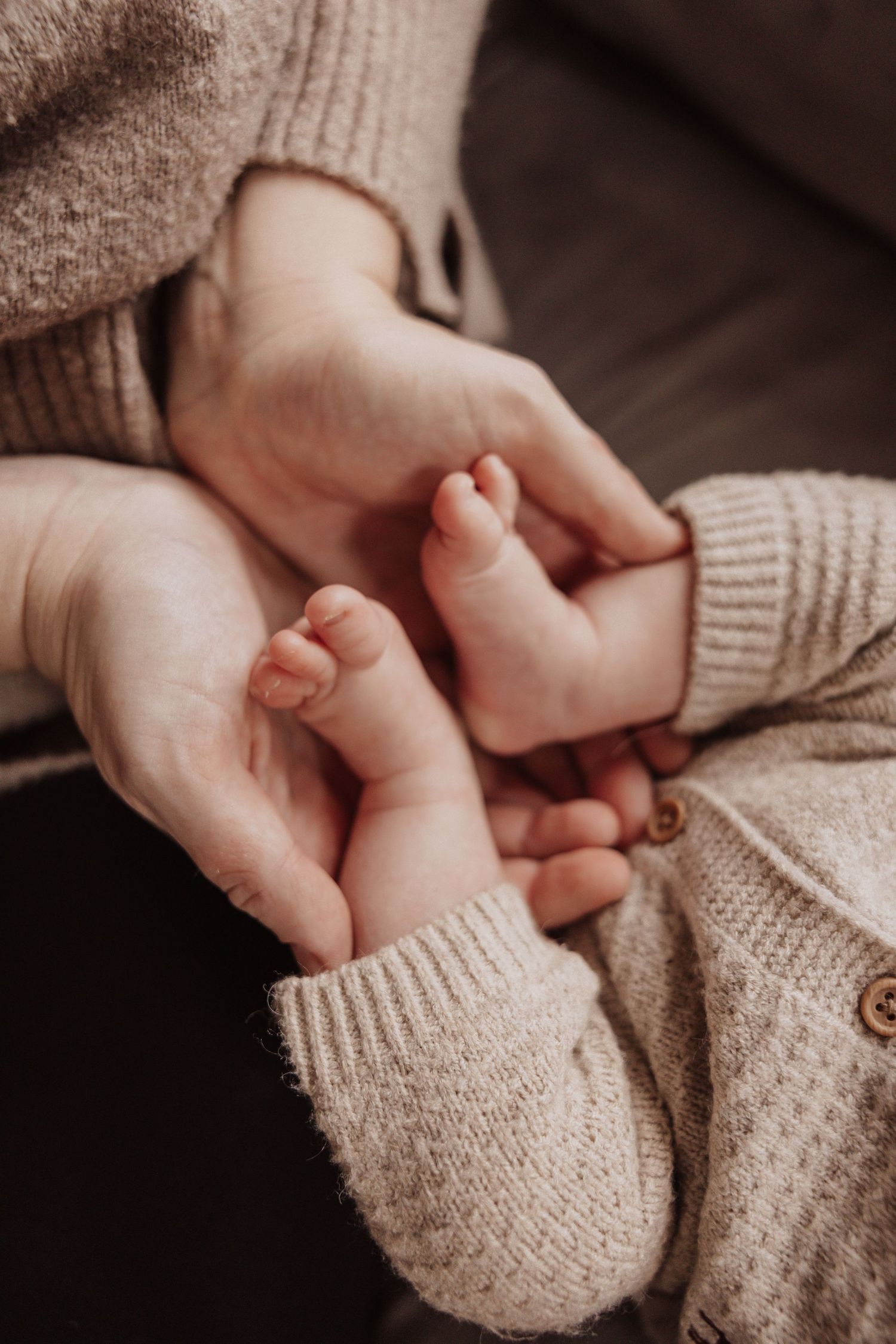 newborn home photoshoot by snapsbyleigha based in Norwich, Norfolk