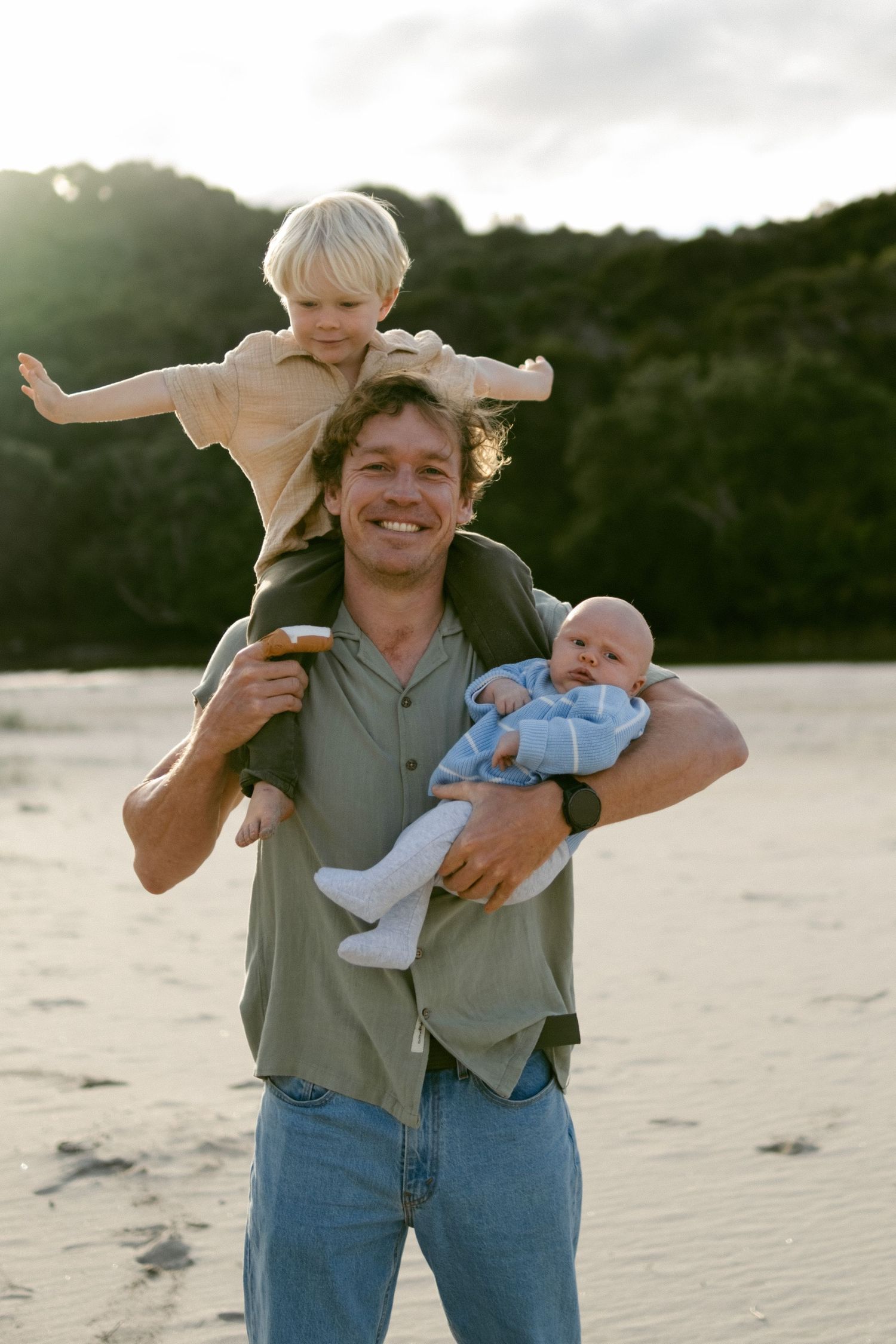 Cooks beach golden hour photography dad and kids fatherhood photographer whitianga hahei coromandel
