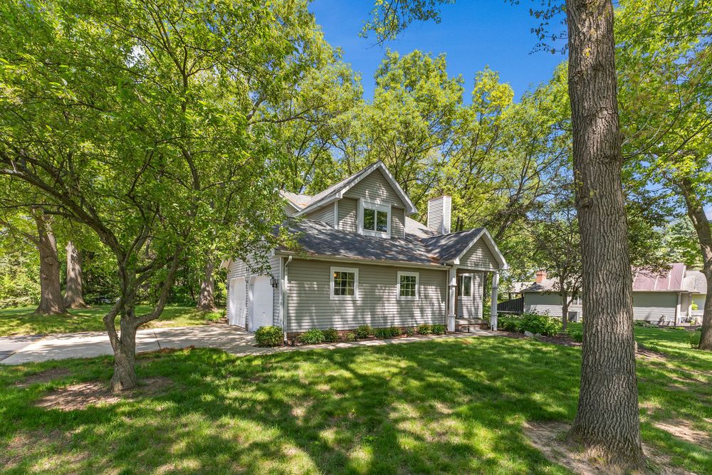 Front exterior of luxury home in Metamora Michigan