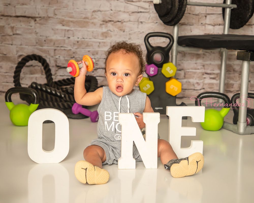 #firstroundcakesmash #scphotographer #weightliftsession #firstbirthdayideas