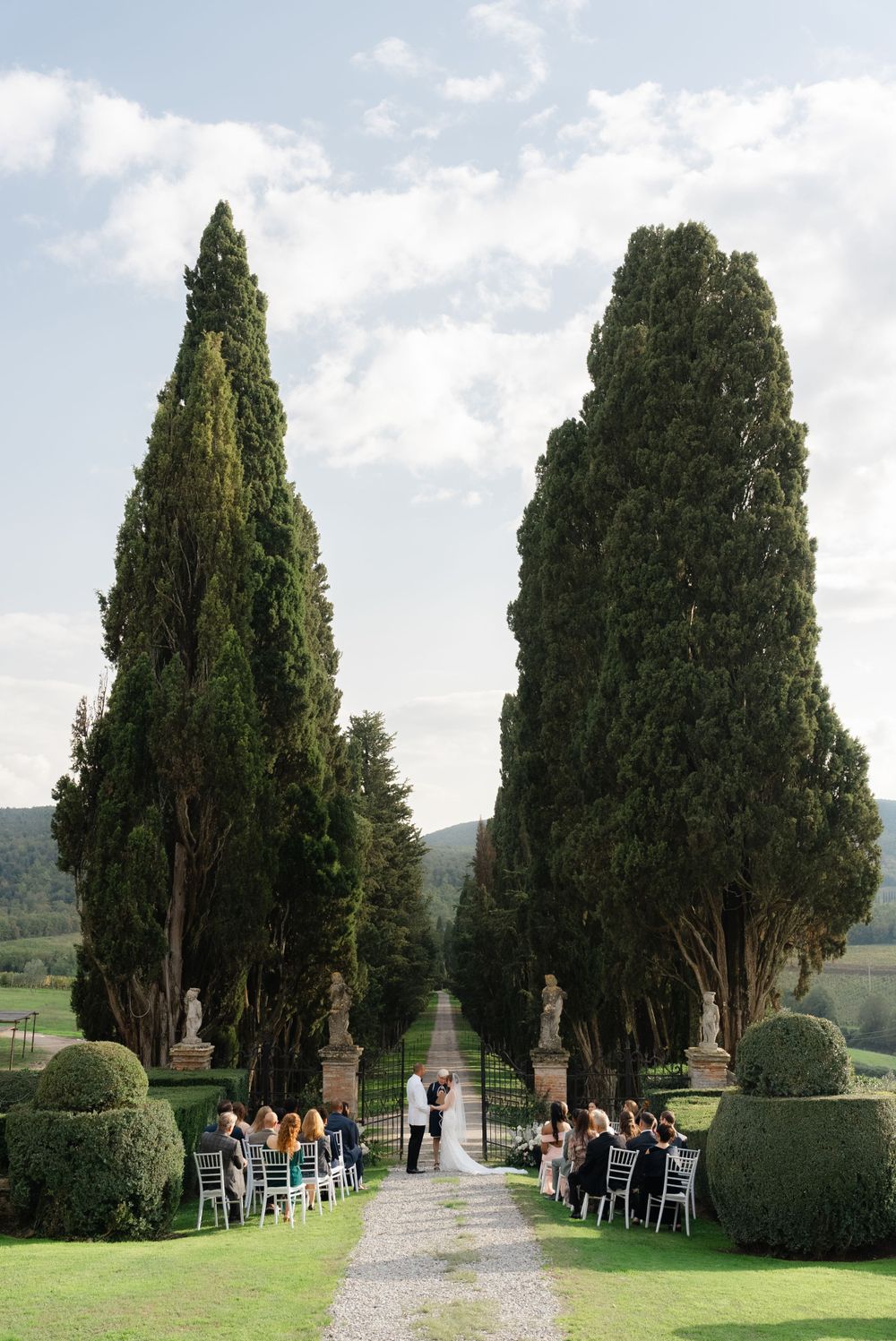 Borgo Stomennano’s scenic gardens providing a stunning backdrop for wedding ceremony