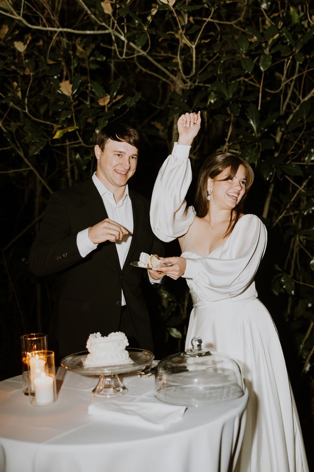 Outdoor wedding bride and groom reception photos from Fort Meade wedding at Camp Wilderness captured by Lindsay McDow Photography