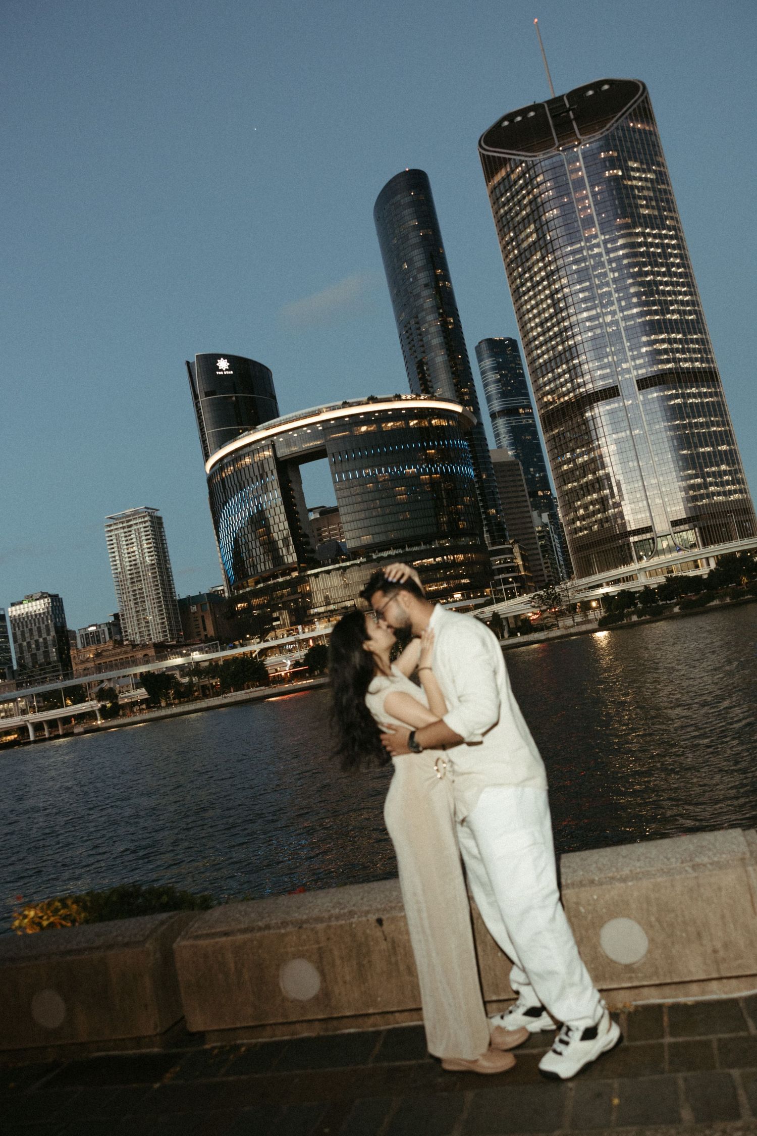 Brisbane River couple shoot by the Best Wedding Photographer in Brisbane Looking for a Wedding Photographer Near Me? Book your session today