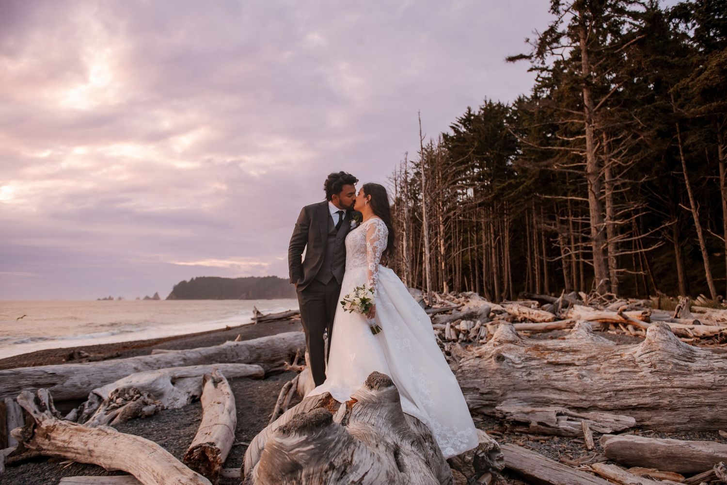 Charlotte Ann Photography - Weddings, Elopements, & Twilight Inspired Wedding Photography. Pacific Northwest, Forks, Washington Photographer