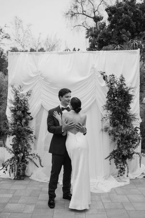 Luxurious outdoor wedding setup with ocean view at Jeune Perché, Oceanside