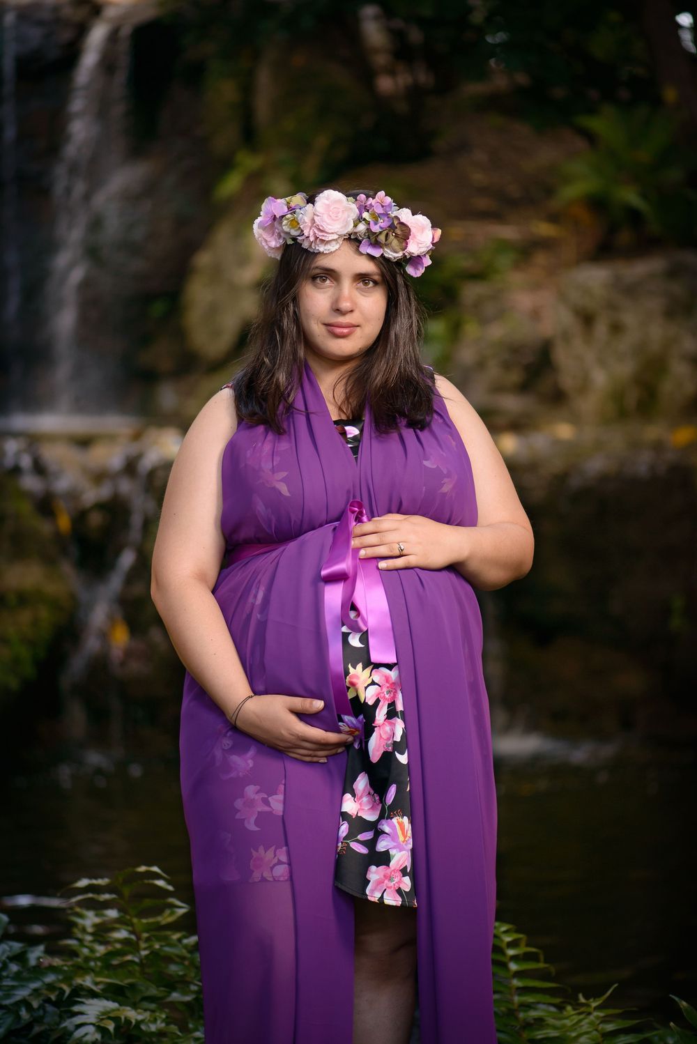 Maternity photo of woman in purple - Kelly Chapman Photographer Perth