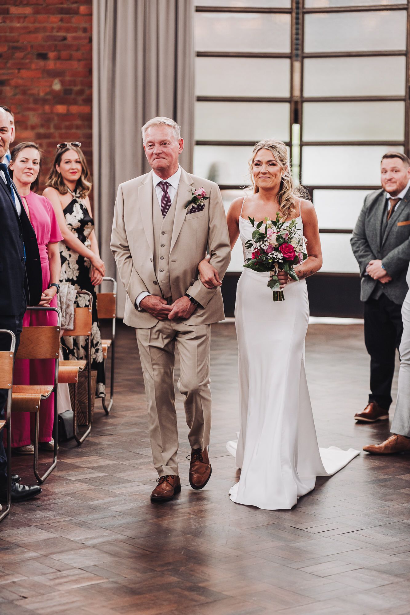 Newcastle upon Tyne Wedding Photographer. Candid relaxed portraits with Fujifilm colours. Wylam Brewery wedding photos