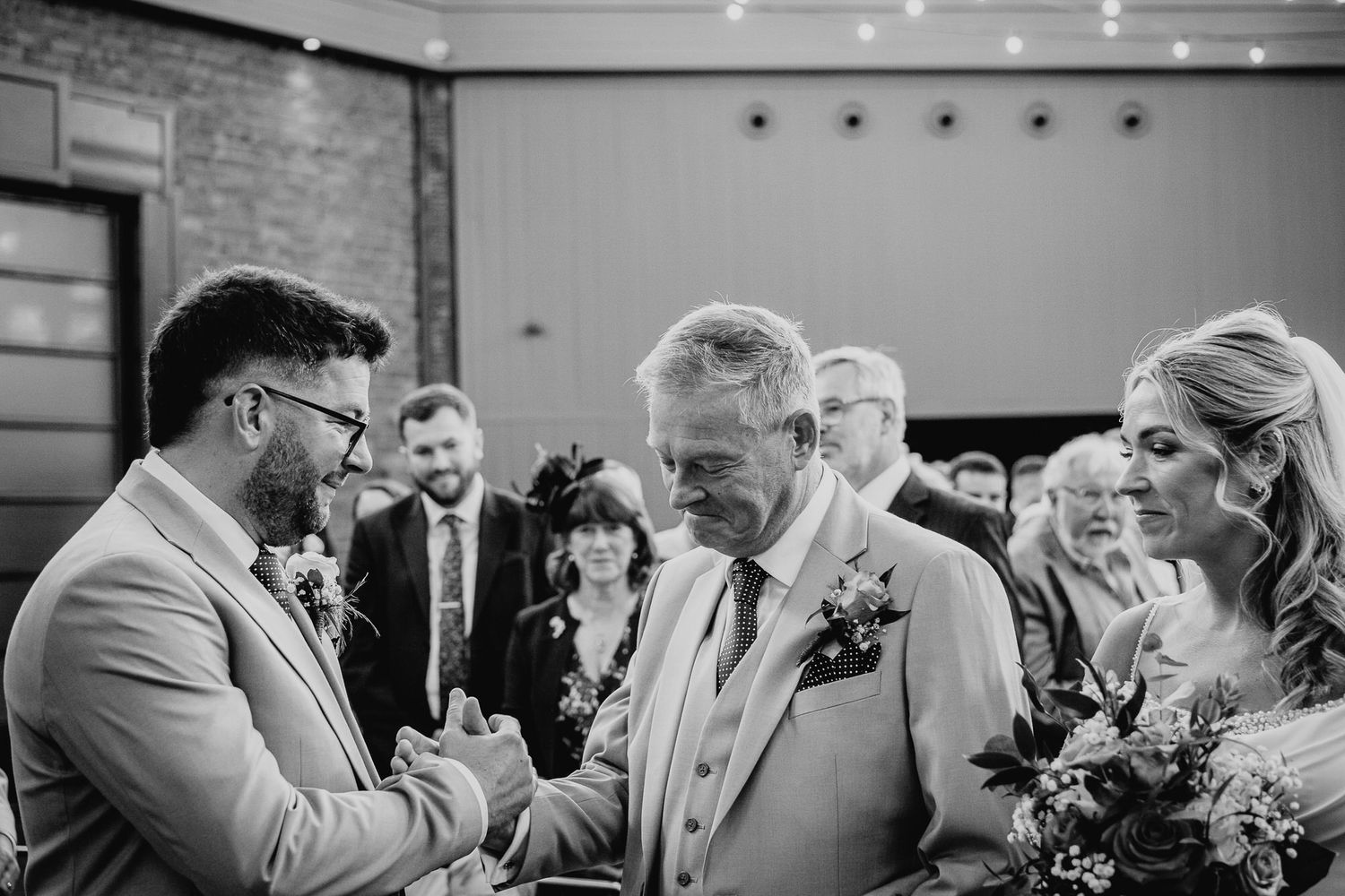 Newcastle upon Tyne Wedding Photographer. Candid relaxed portraits with Fujifilm colours. Wylam Brewery wedding photos
