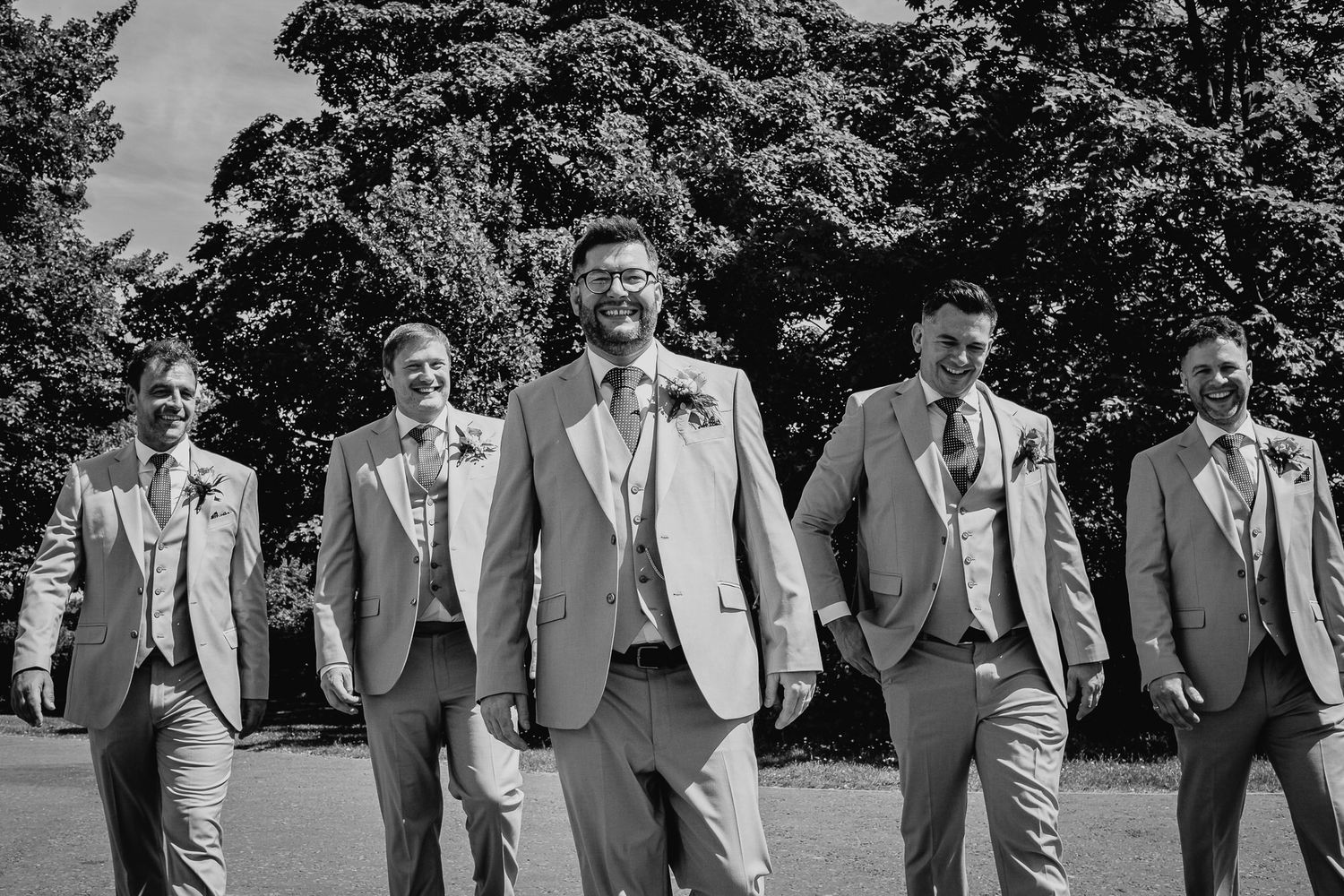 Newcastle upon Tyne Wedding Photographer. Candid relaxed portraits with Fujifilm colours. Wylam Brewery wedding photos