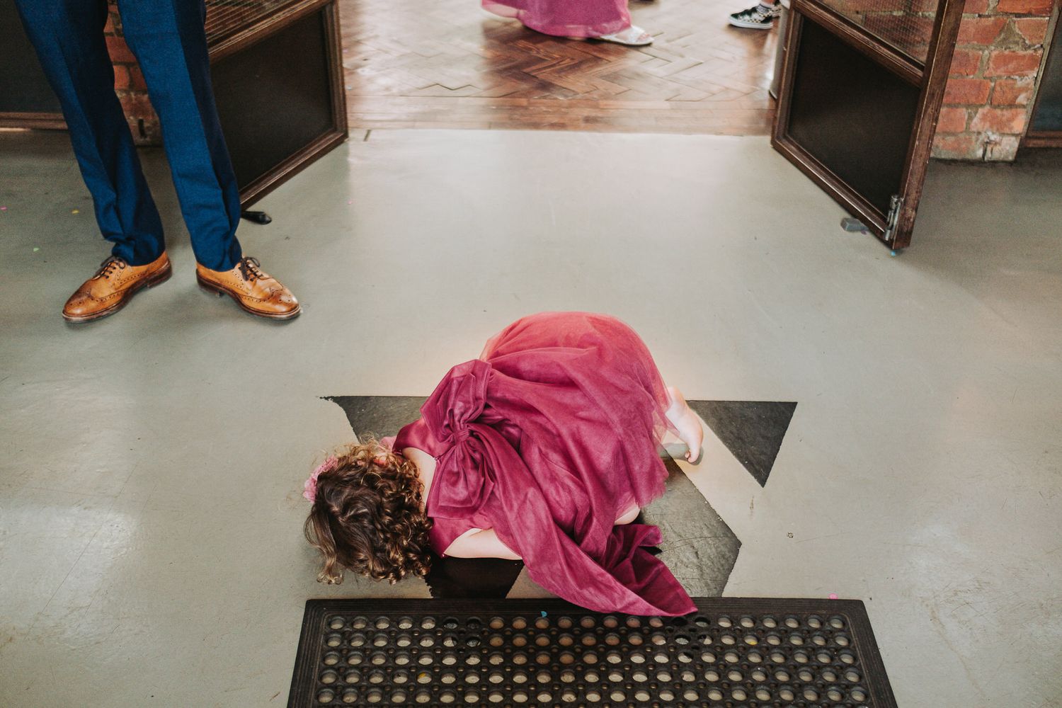 Newcastle upon Tyne Wedding Photographer. Candid relaxed portraits with Fujifilm colours. Wylam Brewery wedding photos