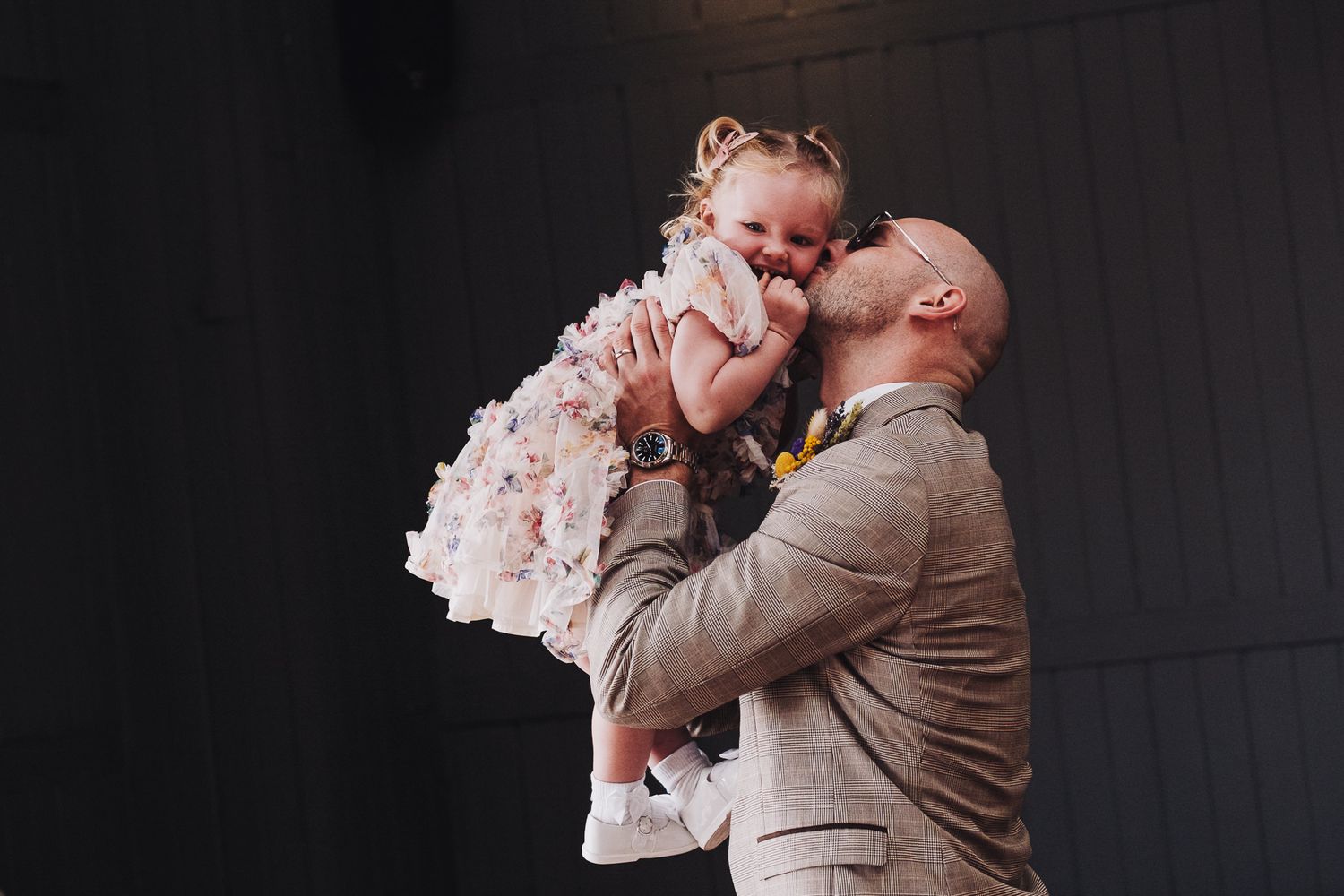 Newcastle upon Tyne Wedding Photographer. Candid relaxed portraits with Fujifilm colours. Wylam Brewery wedding photos