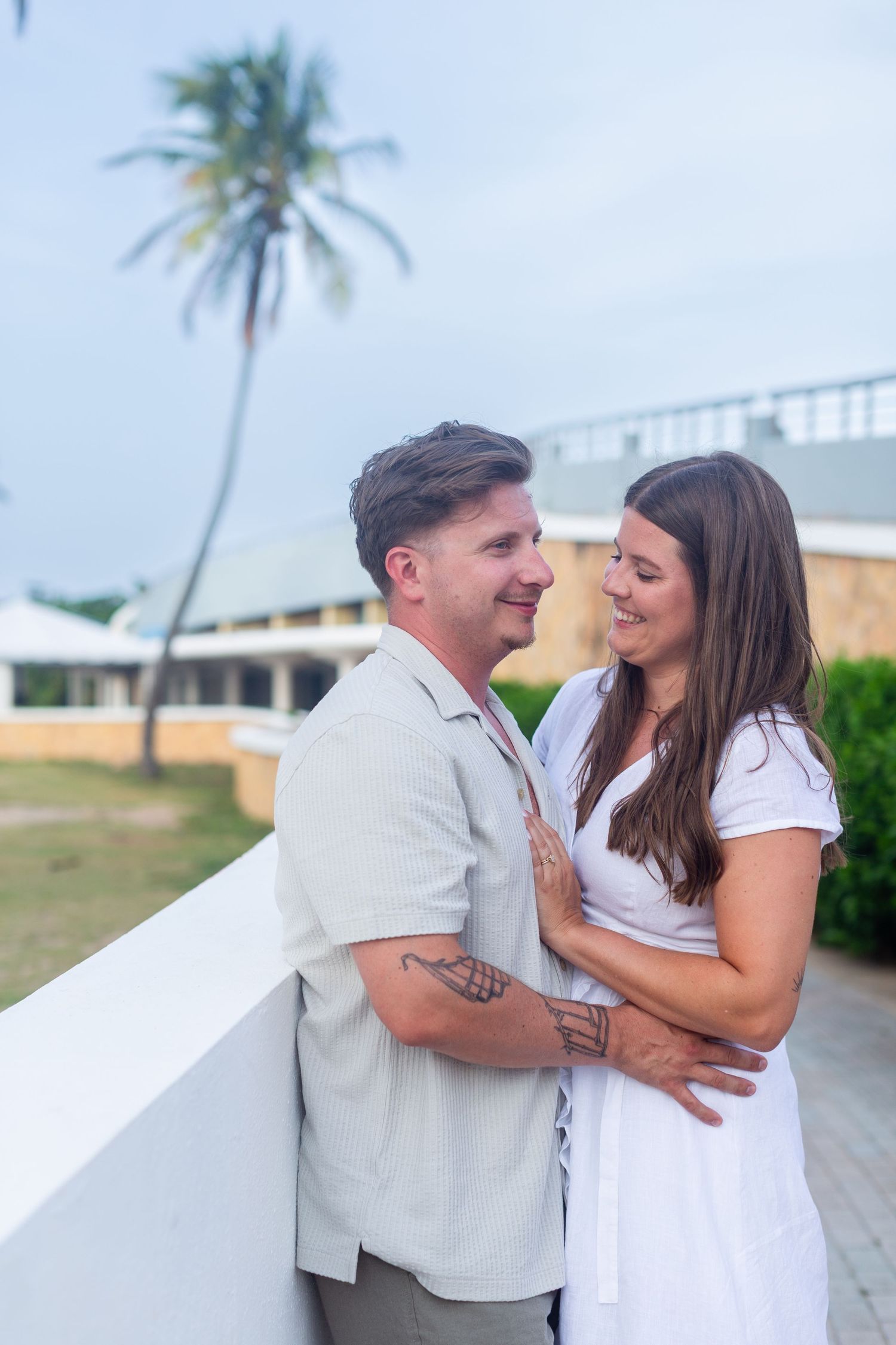 Couples portrait near the beach at Balneario del Escambrón in Old San Juan, Puerto Rico.