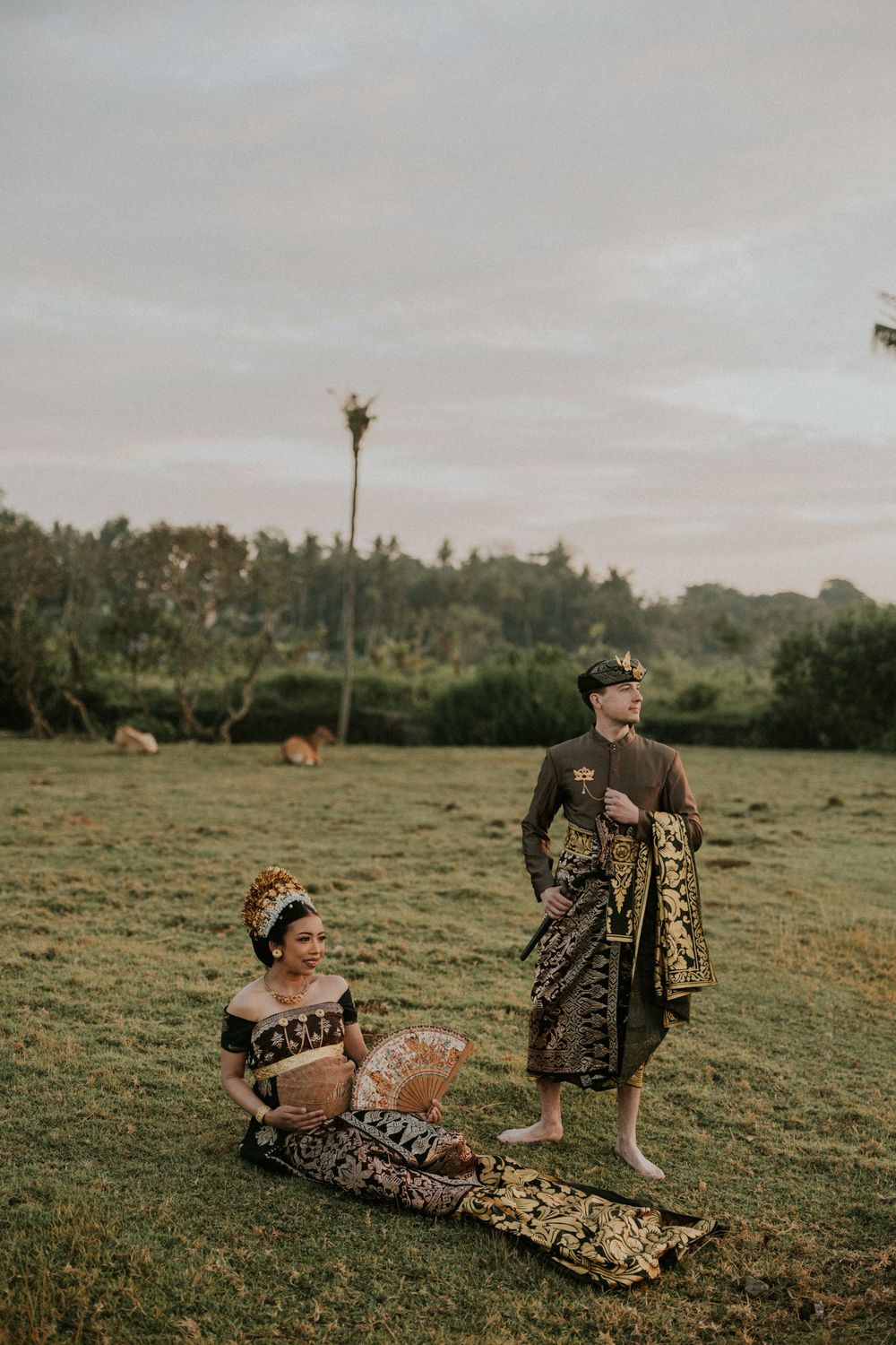 Maternity photography session with Balinese attire on Saba Beach Bali.