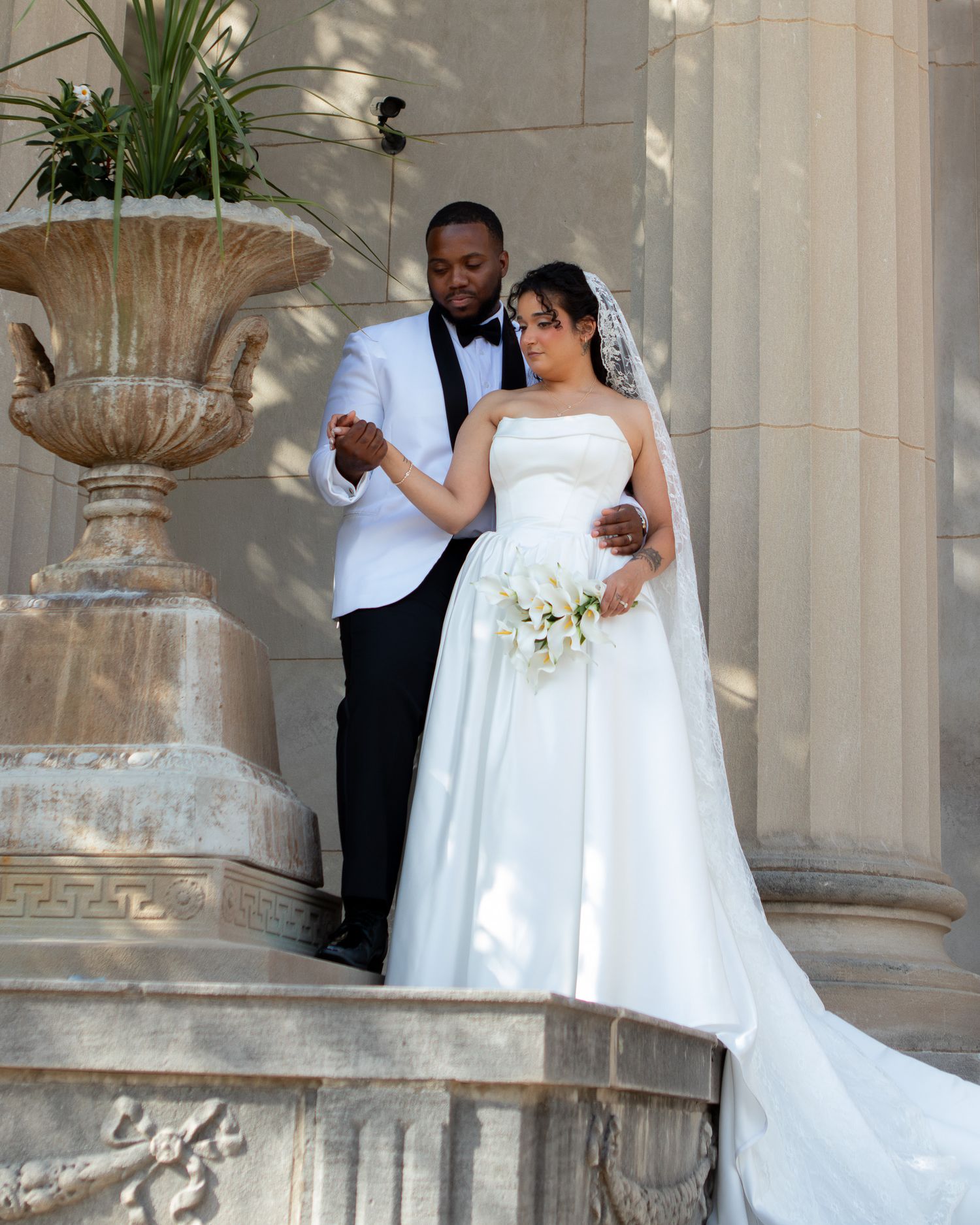 elopement photographer captures new husband and wife in Strongsville.