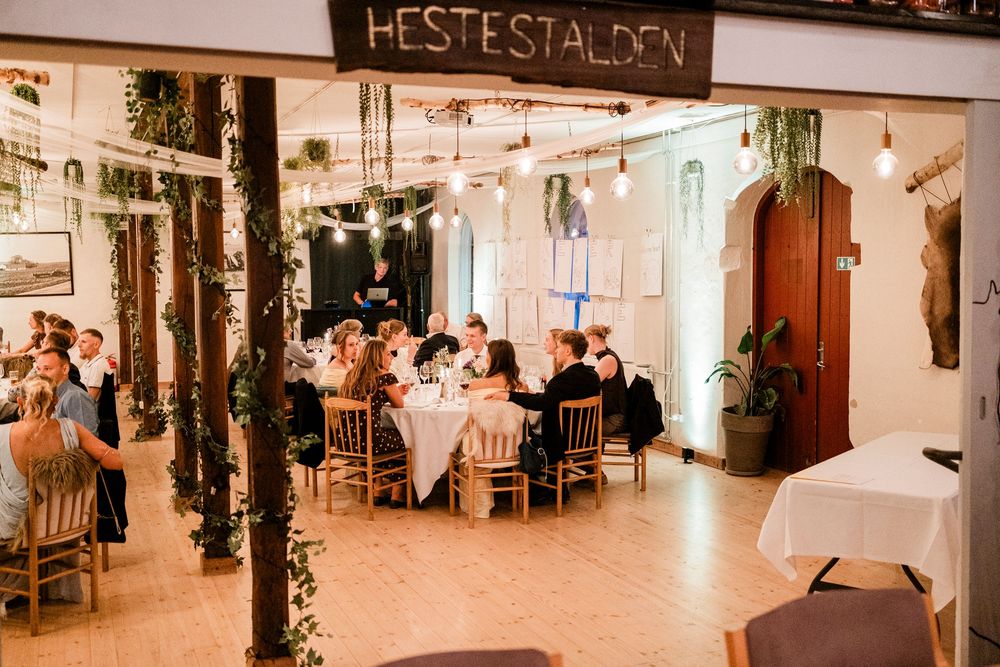Bryllupsfotograf Randers Aarhus Bryllup på Gammel Estrup Den Gamle Stald
