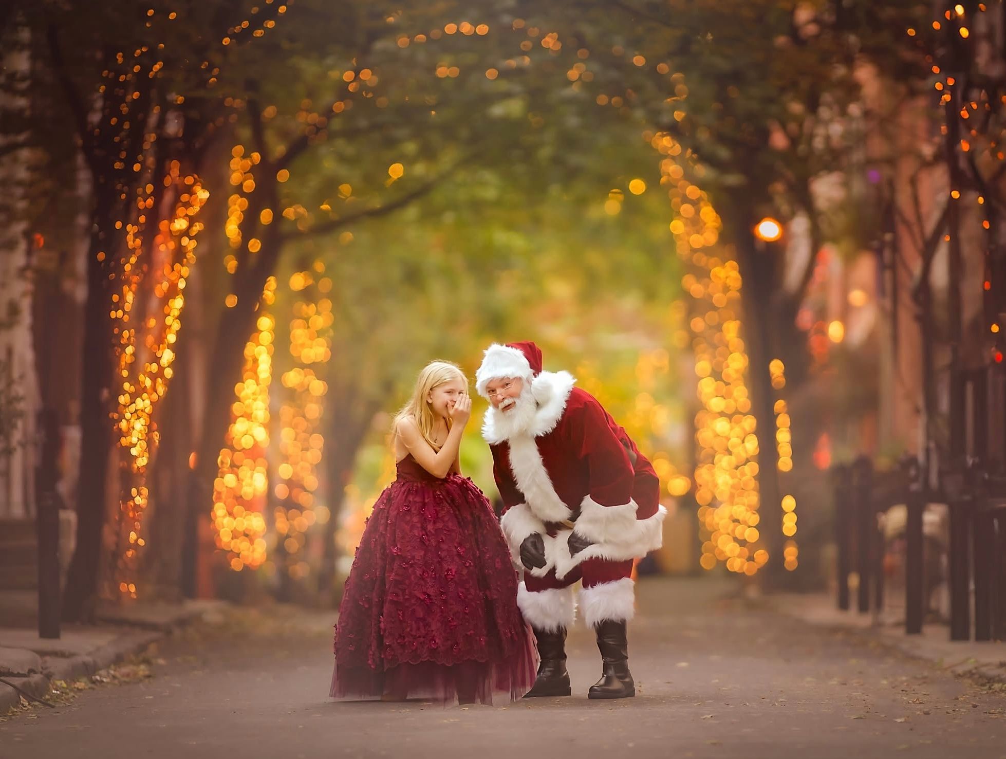 Santa Claus during a Christmas holiday portrait session in Philadelphia, Pennsylvania.