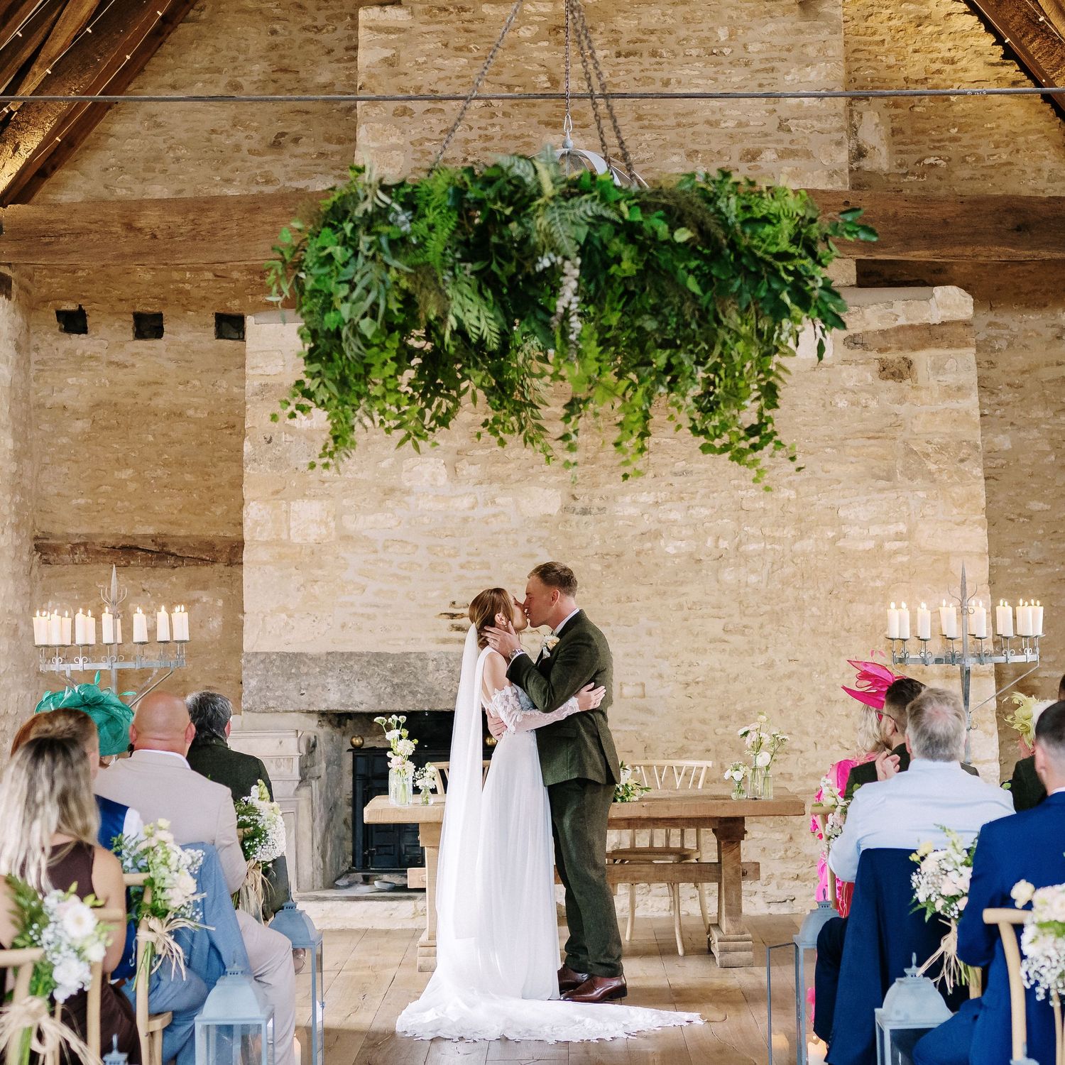 Ivy Lodge wedding photographer at Ivy Lodge Cirencester in the Cotswolds