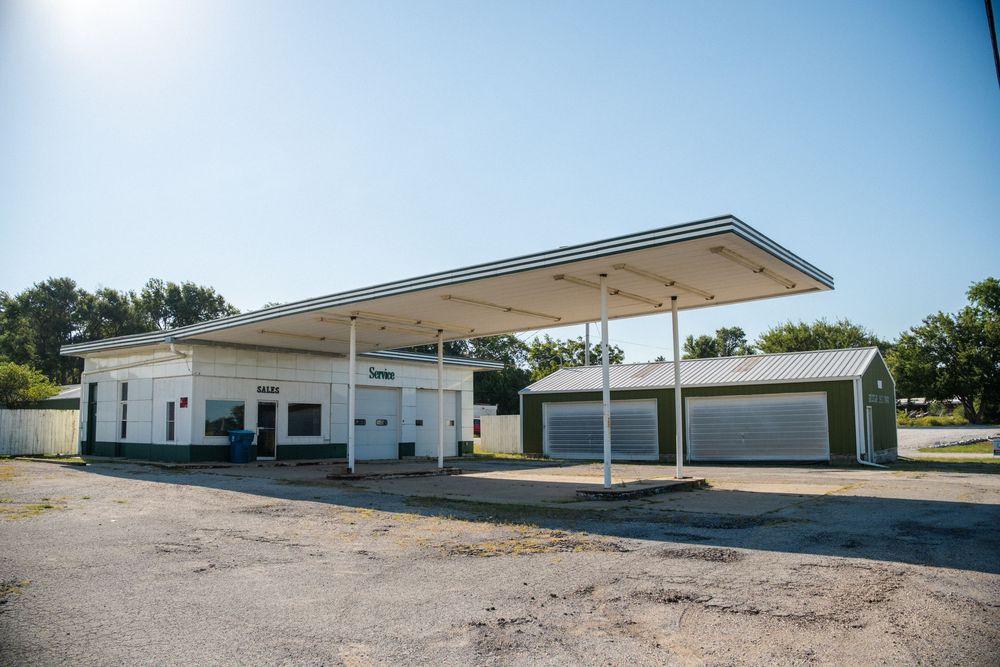 Service Stations on Route 66 in Illinois. September 4, 2026. Photo: David Manning.