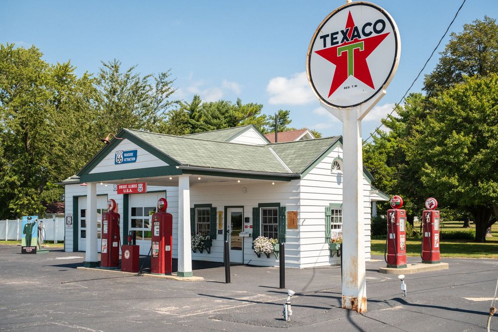 Service Stations on Route 66 in Illinois. September 4, 2026. Photo: David Manning.