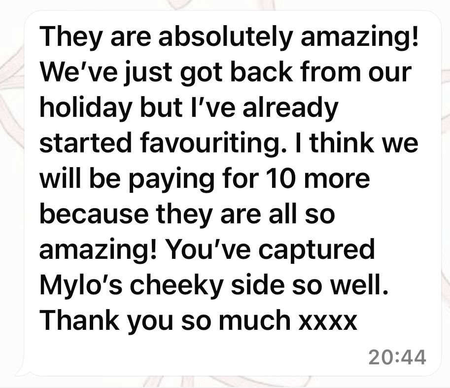 A glowing customer review praising amazing holiday photos, capturing Mylo's cheeky side perfectly, with plans to purchase 10 more.
