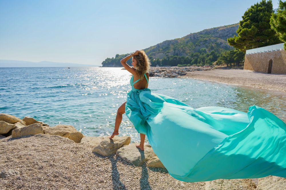 Turquoise Flying dress photo session in Medici Mediston