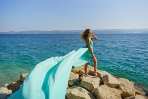 Turquoise Flying dress photo session in Medici Mediston