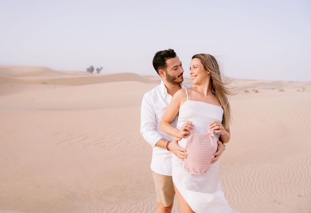 Dubai maternity photoshoot / Desert maternity photoshoot